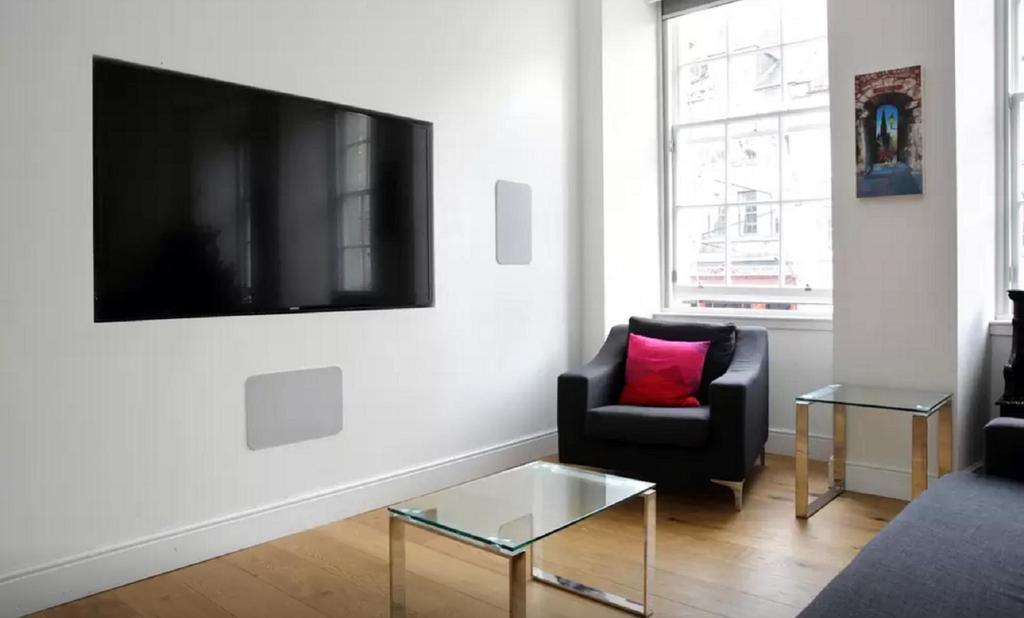 Clamshell Land - Royal Mile Apartamento Edimburgo Exterior foto